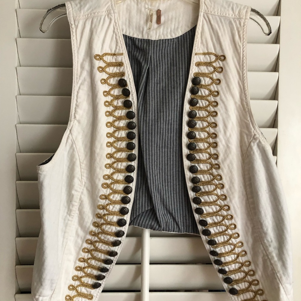 Free people embroidered vest 💕